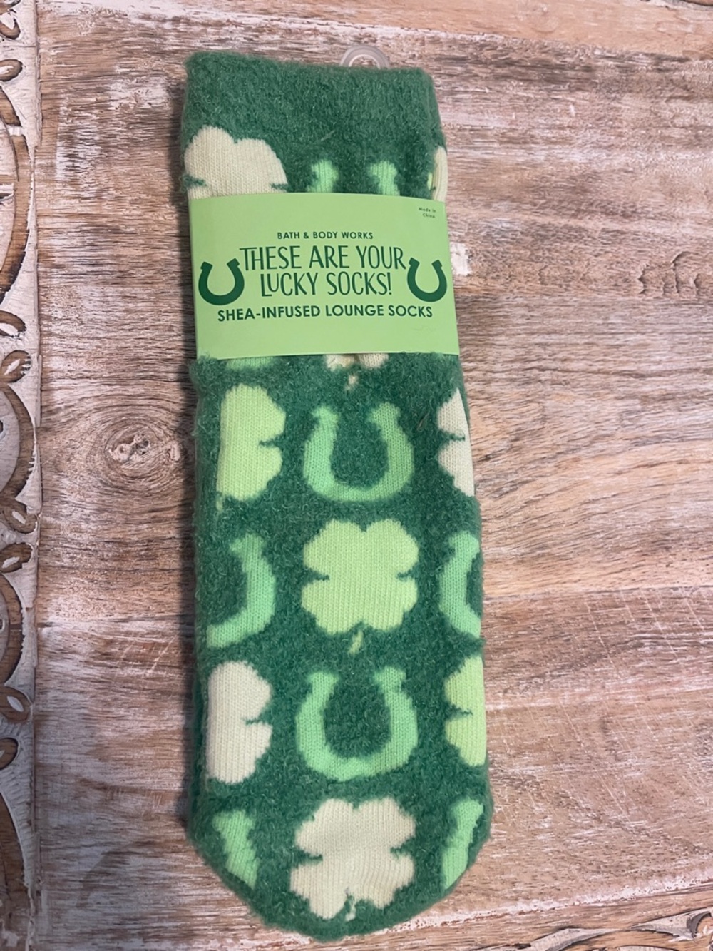 Bath & Body Works Green Clover & Horseshoe Shea-Infused Lounge Socks